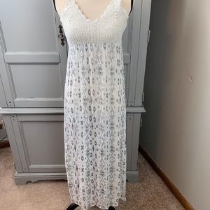 Be a Maxi Dress blk & white/ crochet top/size M
